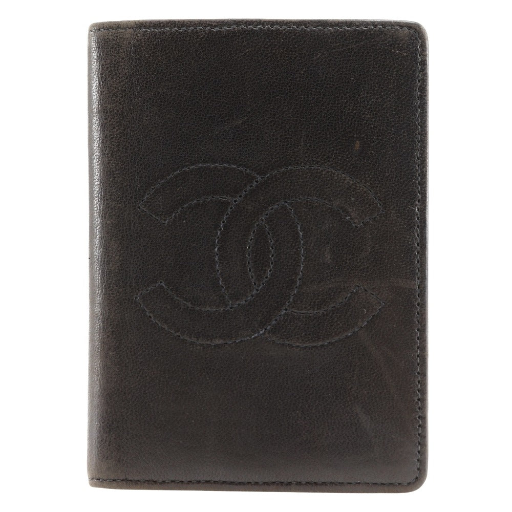 Chanel Leather Card Case Leather Business card case in Very Good Condition