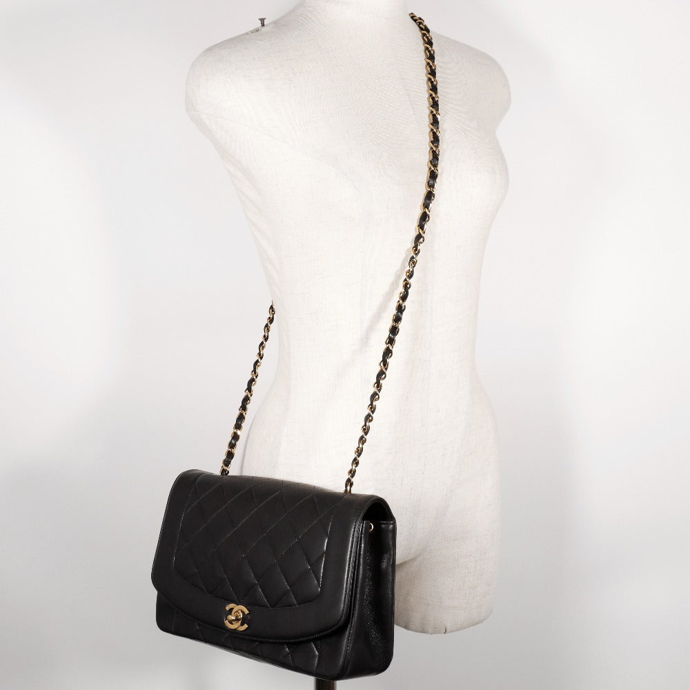 Chanel Lambskin Chain Shoulder Bag A01165