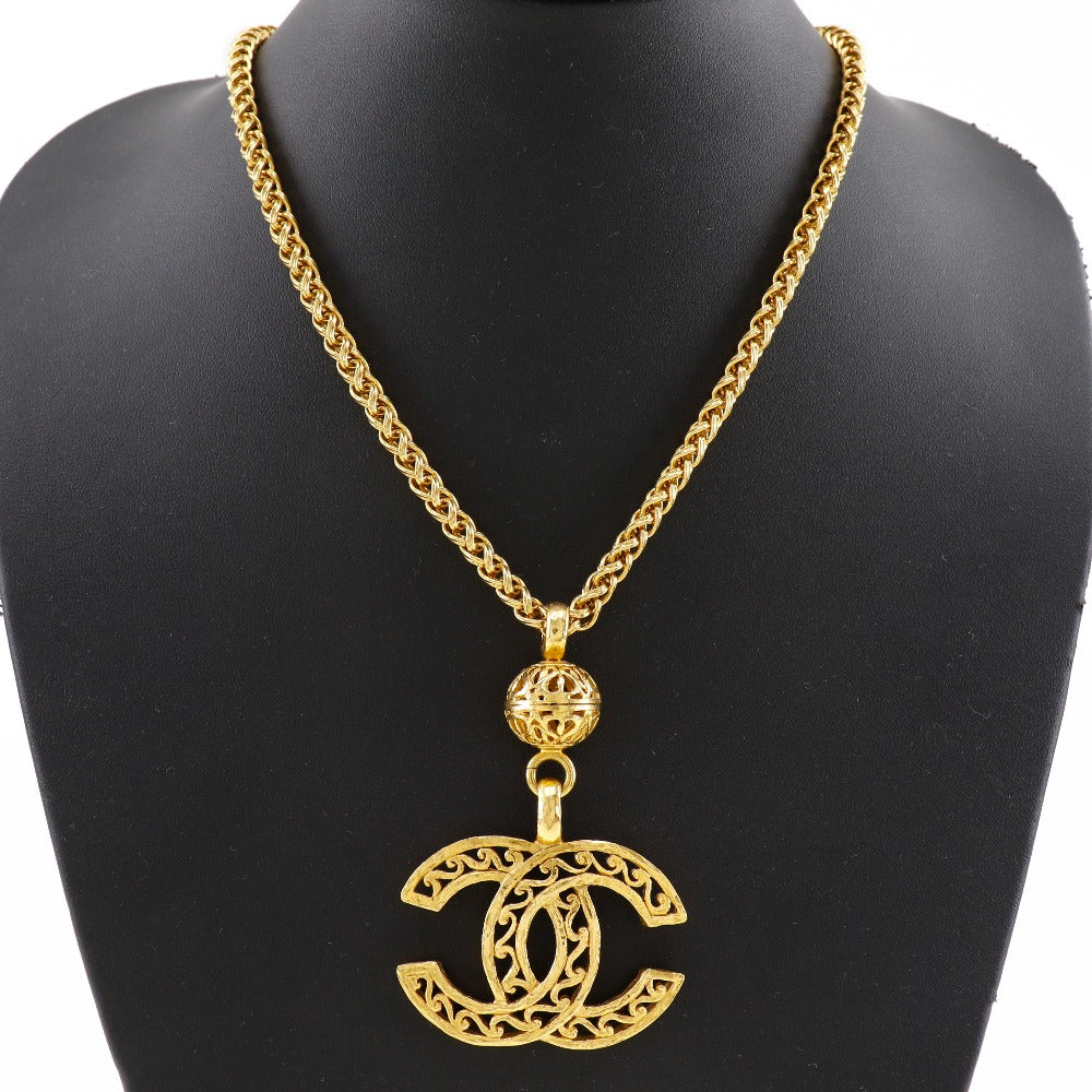 Chanel CC Vintage Chain Necklace  Metal Necklace in Good condition