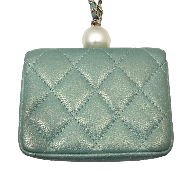 Spring/Summer 2021 Iridescent Caviar Quilted Pearl On Top Coin Purse AP2119