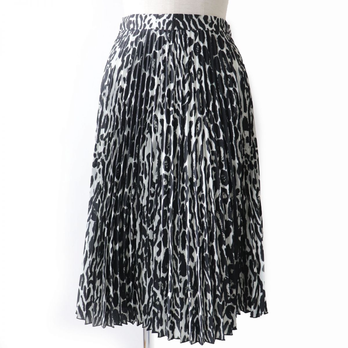 Burberry Leopard Pleated Skirt 8025228