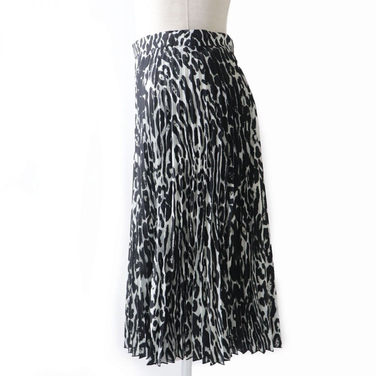 Burberry Leopard Pleated Skirt 8025228