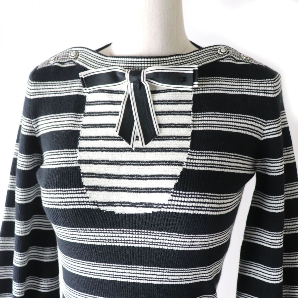 Chanel COCO Button Ribbon Sweater P62226