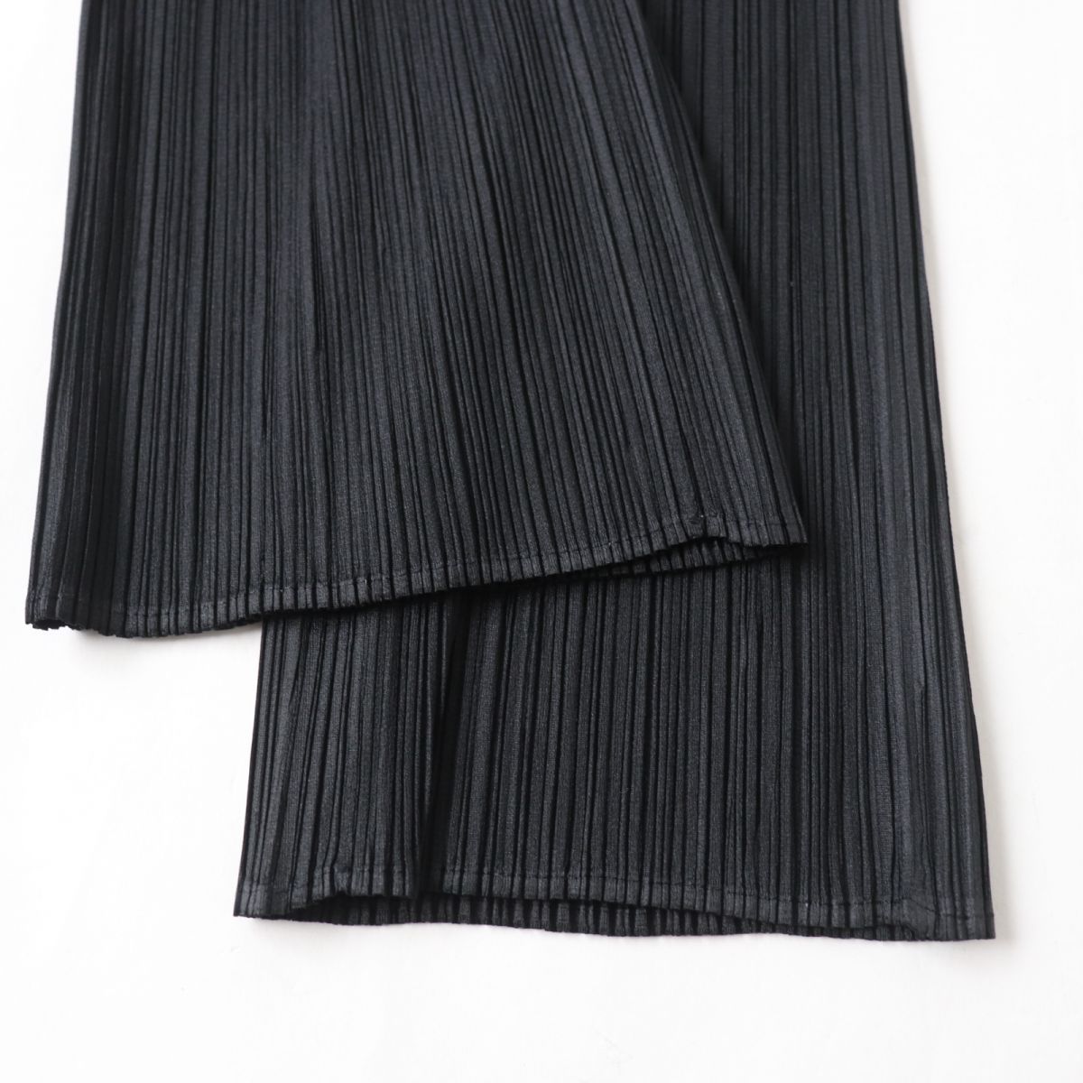 Issey Miyake Pleated Wide Pants Black