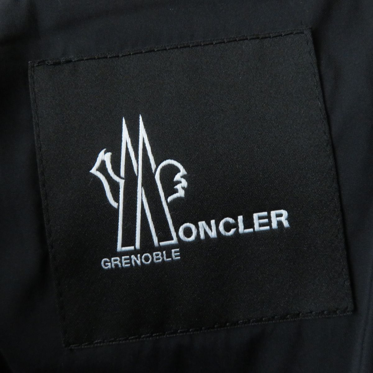 Moncler BRUCHE Down Jacket Black Red