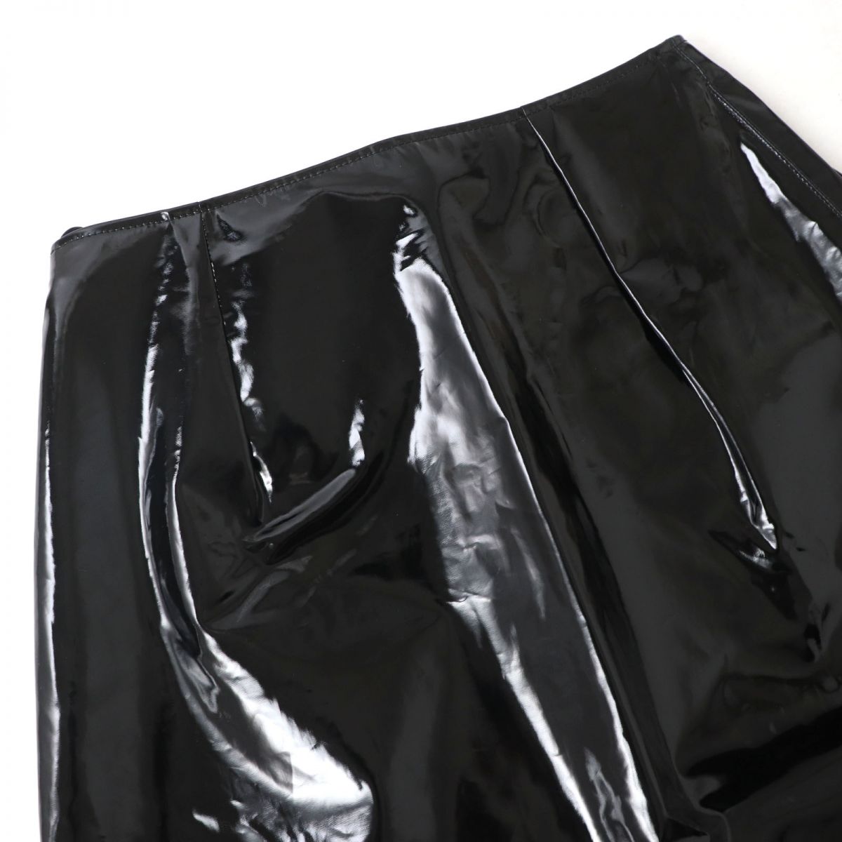 Gucci Belted Plastic Effect Skirt Black