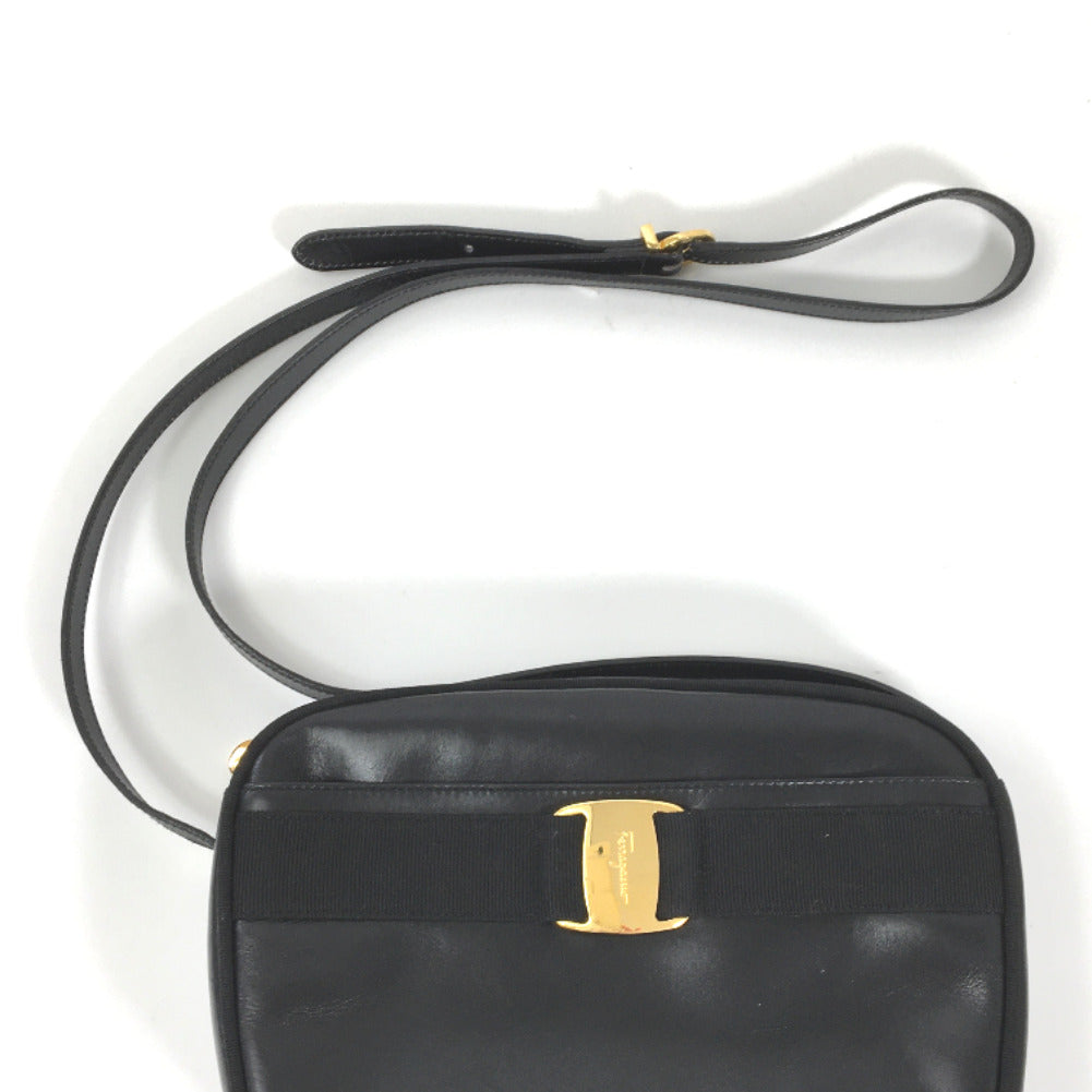 Leather Vara Crossbody Bag DJ-21 4183