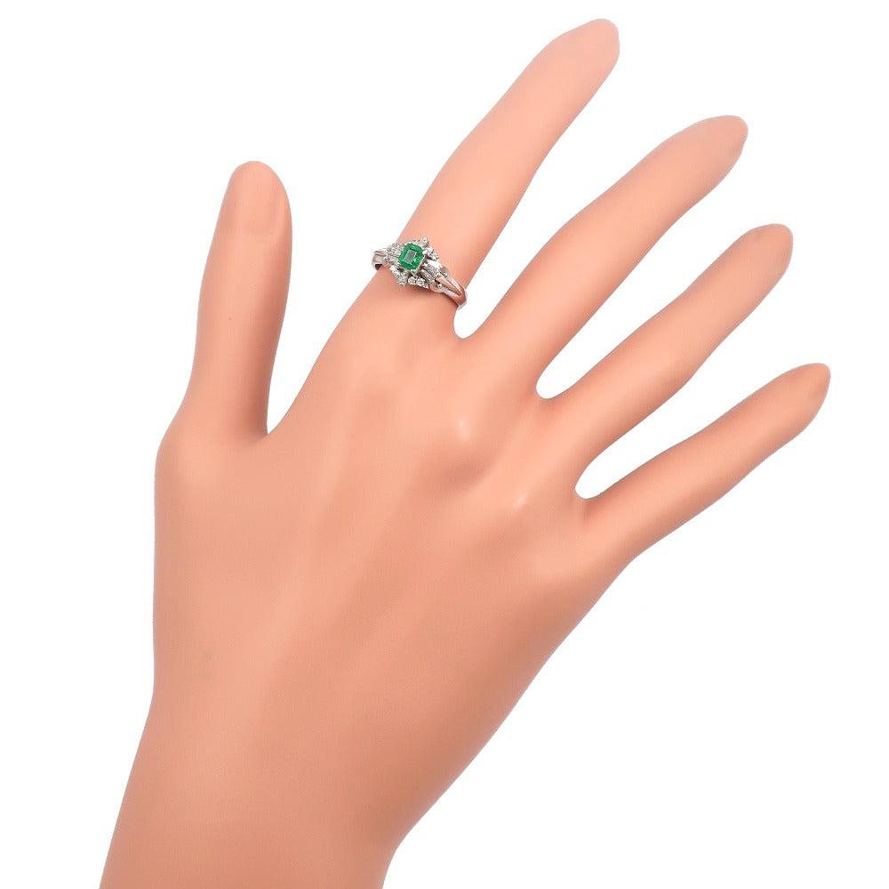 Pt900 Platinum Emerald Diamond Ring