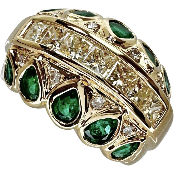 Au750 Emerald Diamond Ring