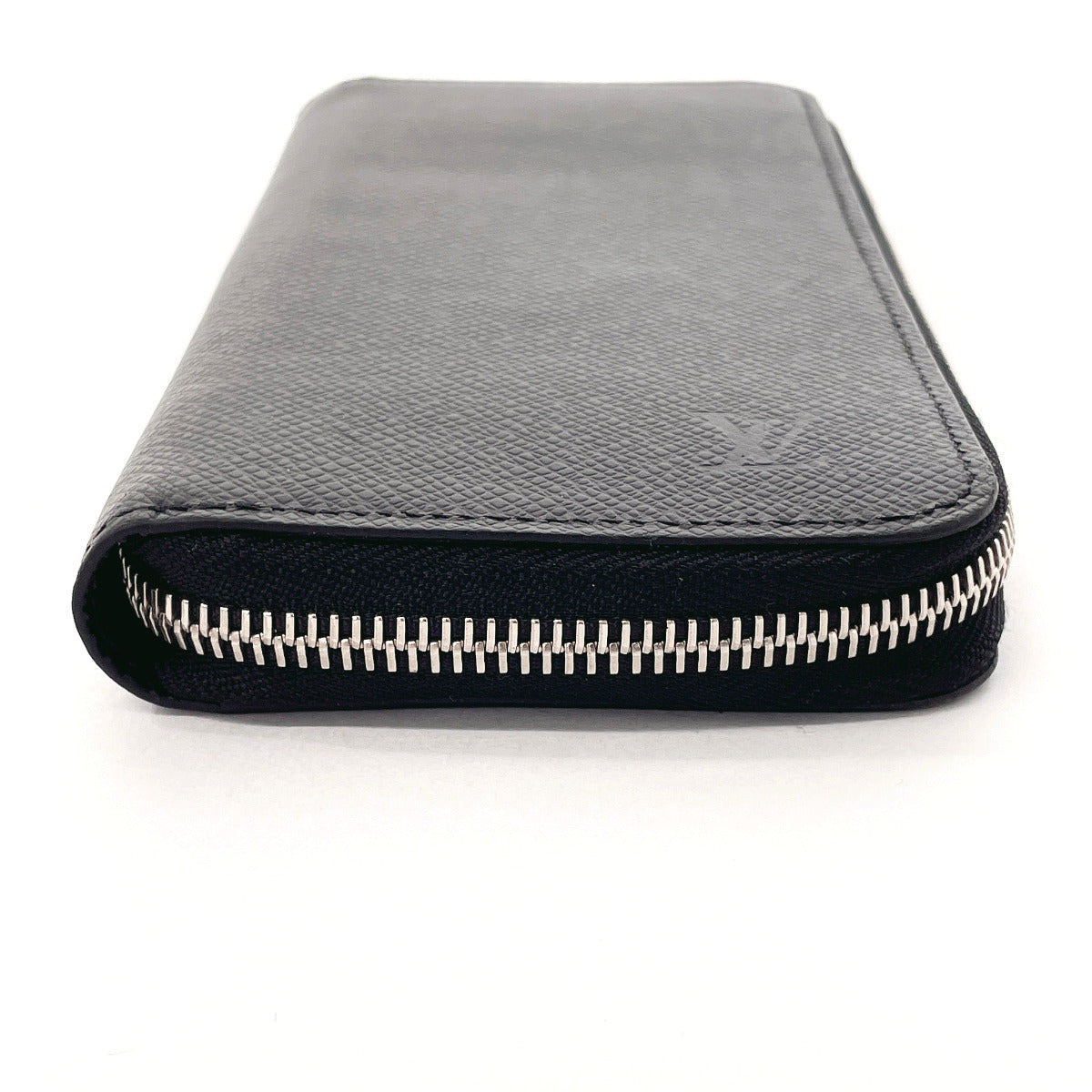 Louis Vuitton Taiga Zippy Wallet Vertical