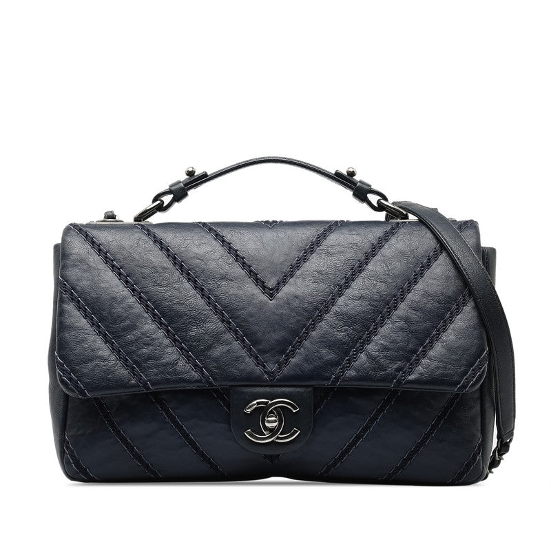 Chanel CC Chevron Stitch Flap Shoulder Bag  Leather Shoulder Bag in Good condition
