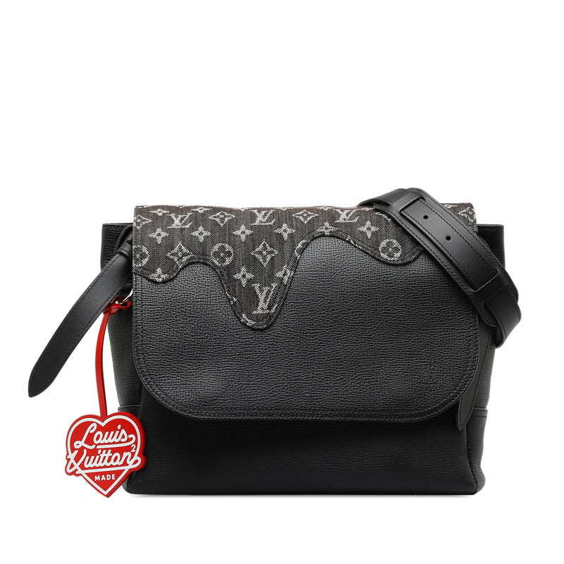 Louis Vuitton Bussas Tokyo Leather Crossbody Bag M45971 in Good condition