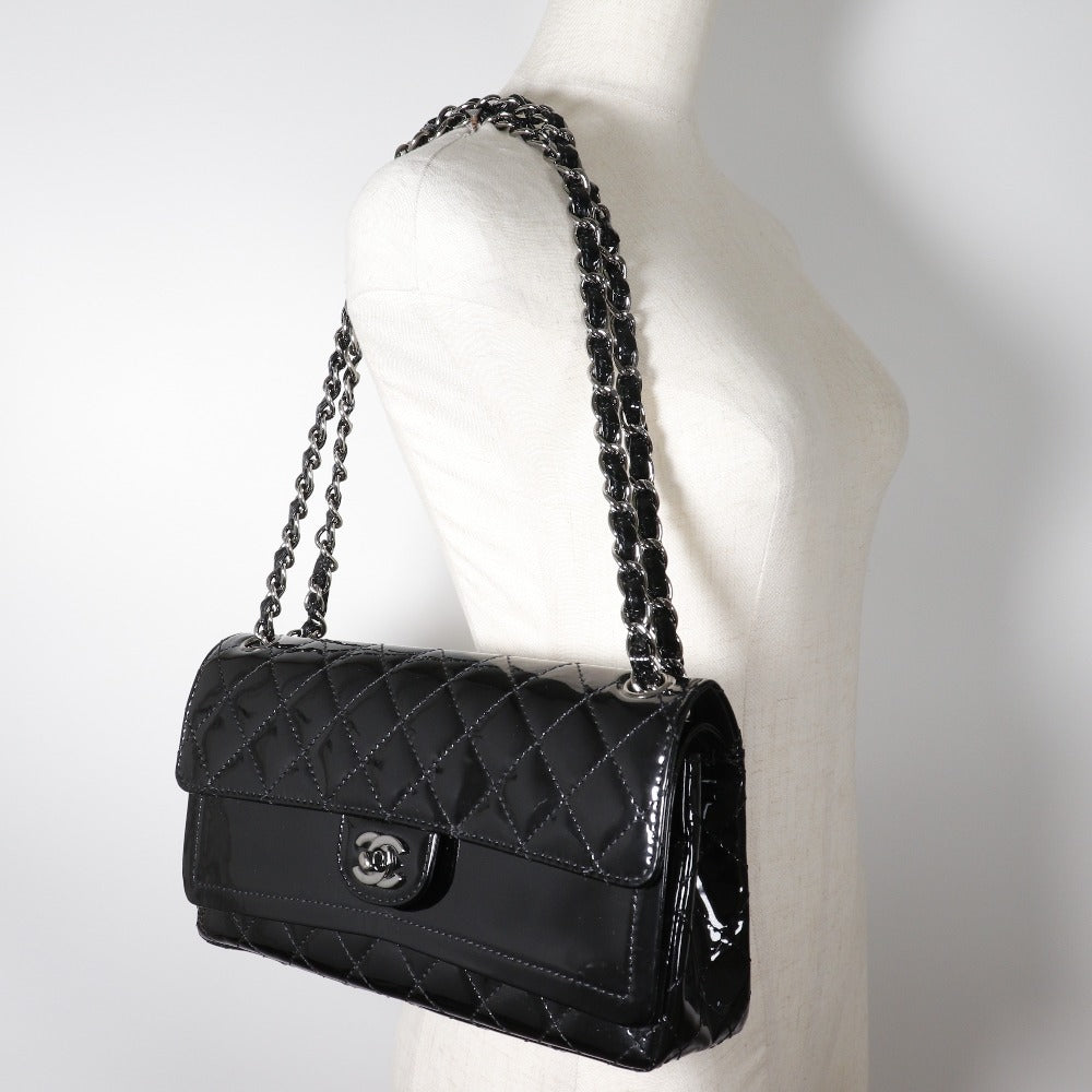 Chanel CC Quilted Patent Leather Double Flap Bag Enamel Shoulder Bag in Very Good Condition