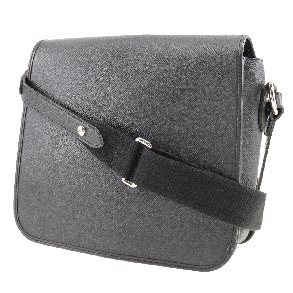 Louis Vuitton Andrei Shoulder Bag Leather Shoulder Bag M32482 in Fair condition