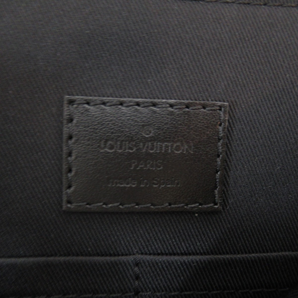 Louis Vuitton Saumur Messenger Noir M45911 Monogram Eclipse