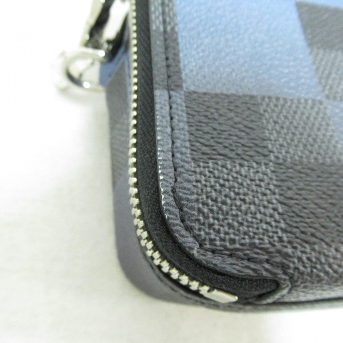 Louis Vuitton Alpha Wearable Wallet Limited Edition Damier Graphite Giant Blue