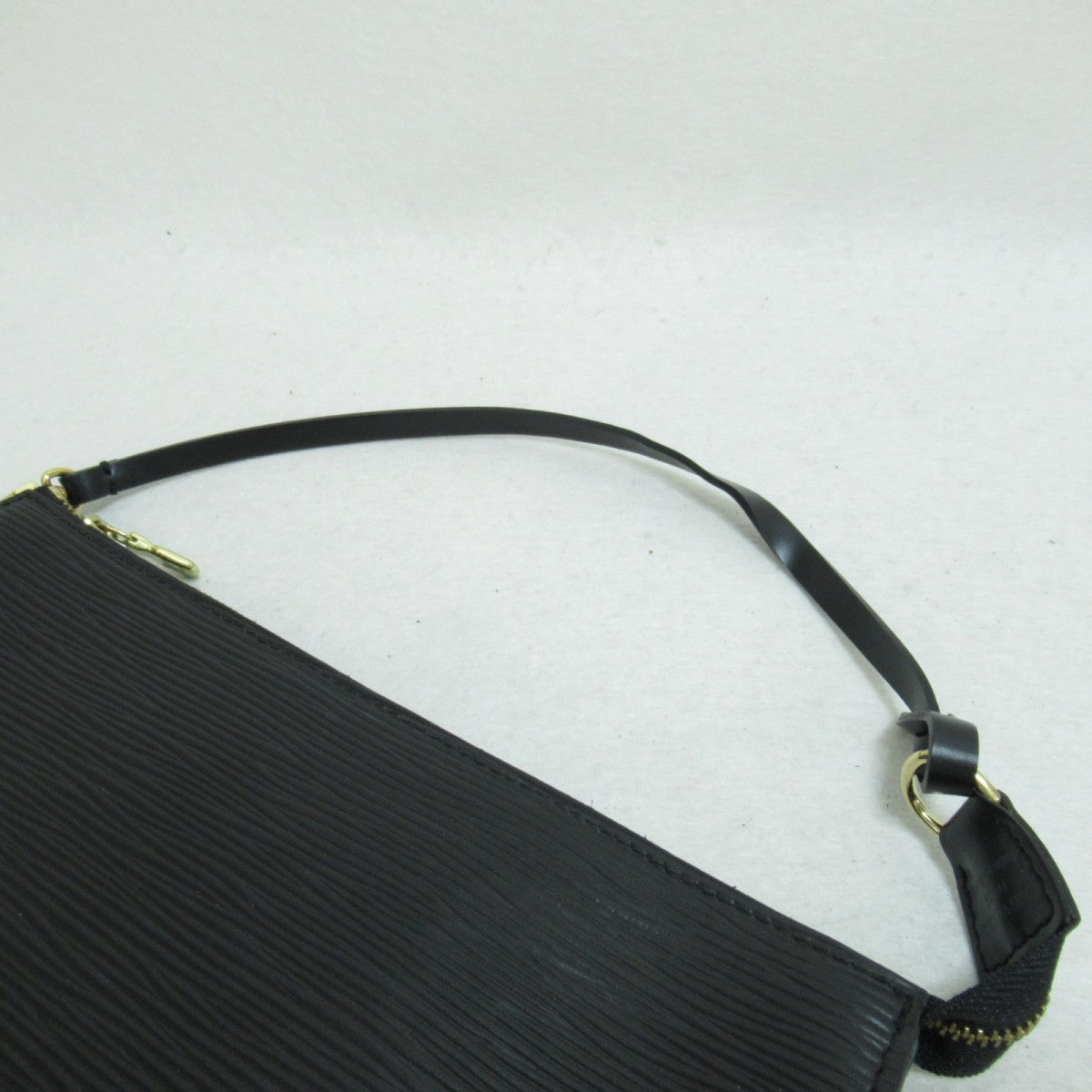 Epi Pochette Accessoires M52942 – LuxUness