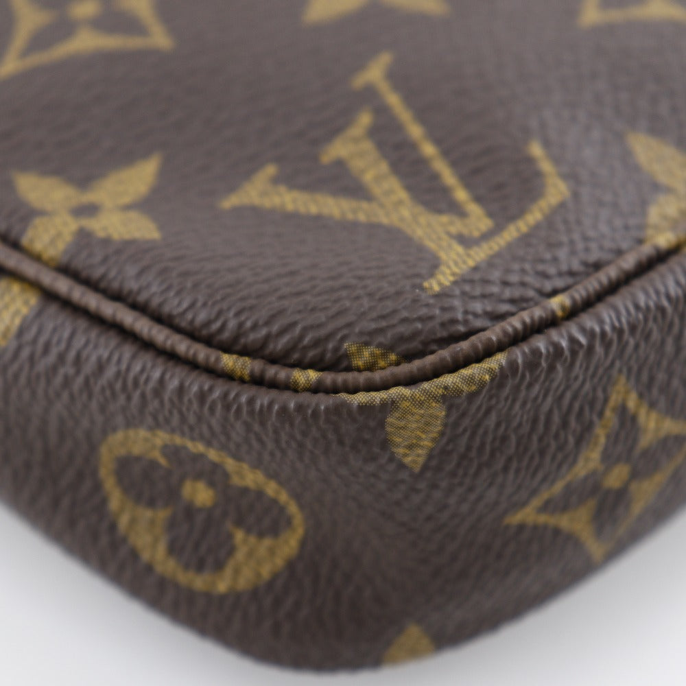 Louis Vuitton Monogram Pochette Accessoires Clutch