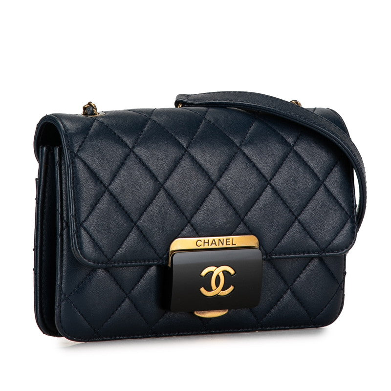 Chanel Quilted Leather Beauty Lock Shoulder Bag Leather Shoulder Bag in Good condition