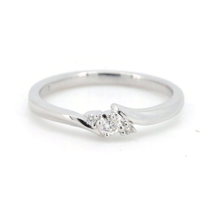 Pre-owned K18WG Diamond Ring Size 6 in Great Condition