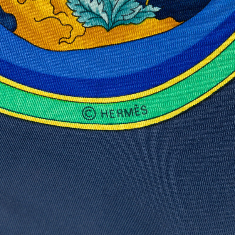 Hermes Silk 87cm x 87cm Carre 90 Pourvu qu'on ait l'ivresse Scarf in Very Good Condition