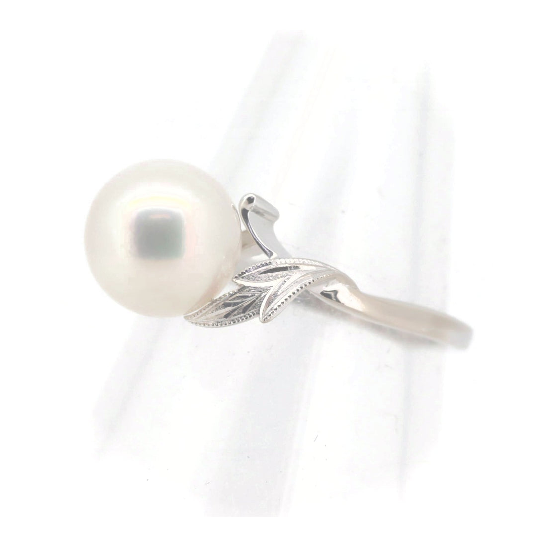 Mikimoto K18WG Pearl Ring 8.5mm in Great Condition