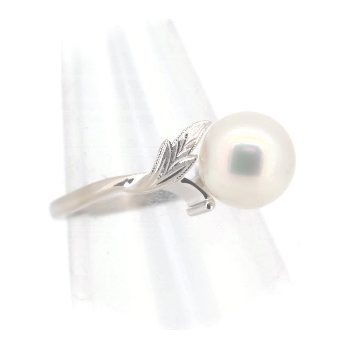 Mikimoto K18WG Pearl Ring 8.5mm in Great Condition