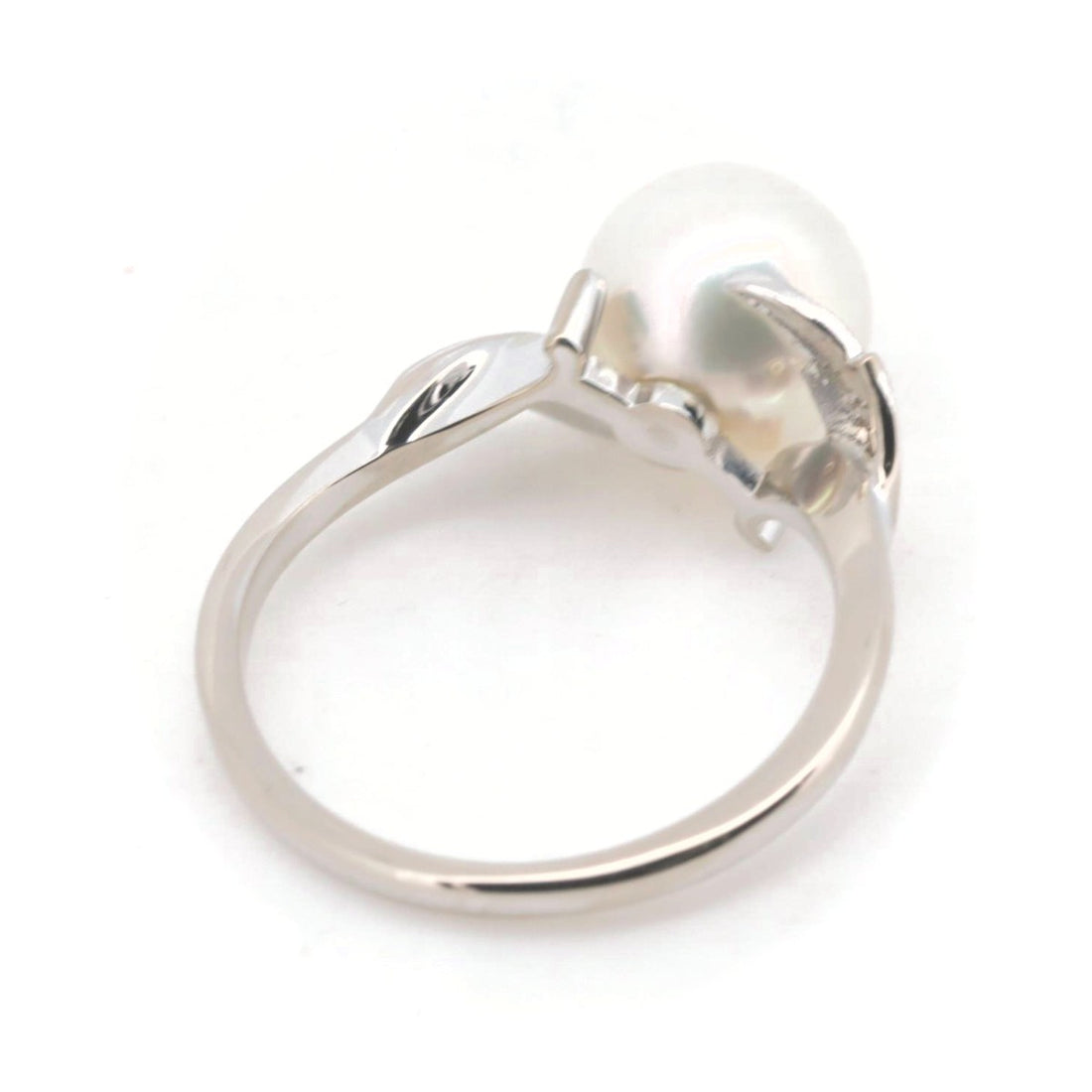 Mikimoto K18WG Pearl Ring 8.5mm in Great Condition