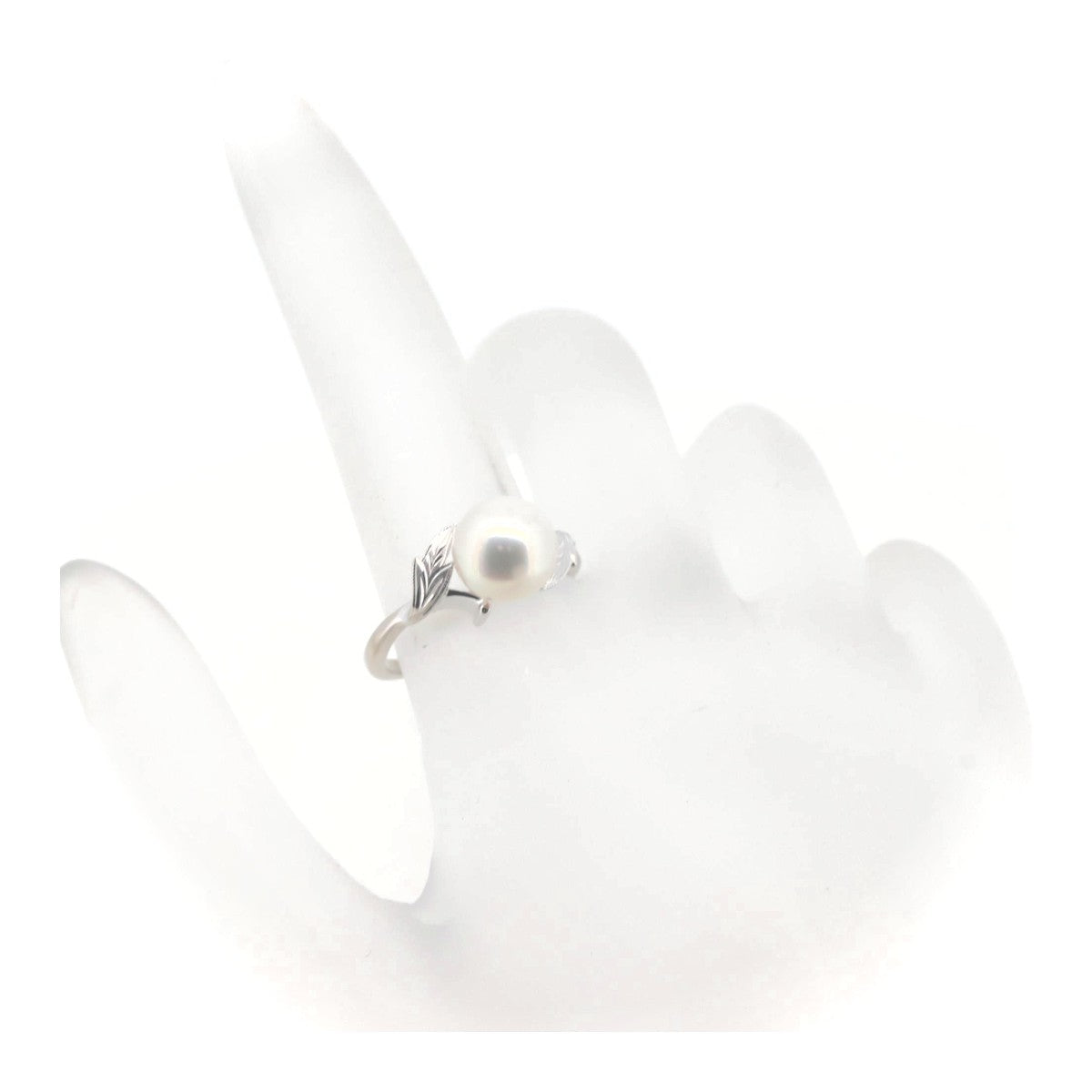 Mikimoto K18WG Pearl Ring 8.5mm in Great Condition