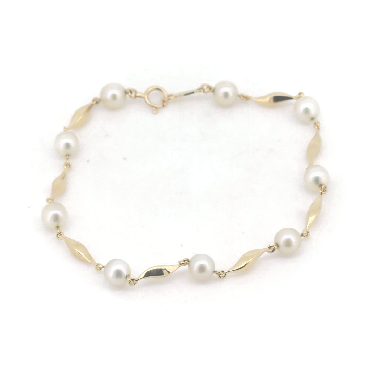 Mikimoto K18YG Pearl Bracelet 5.2mm 9P in Great Condition