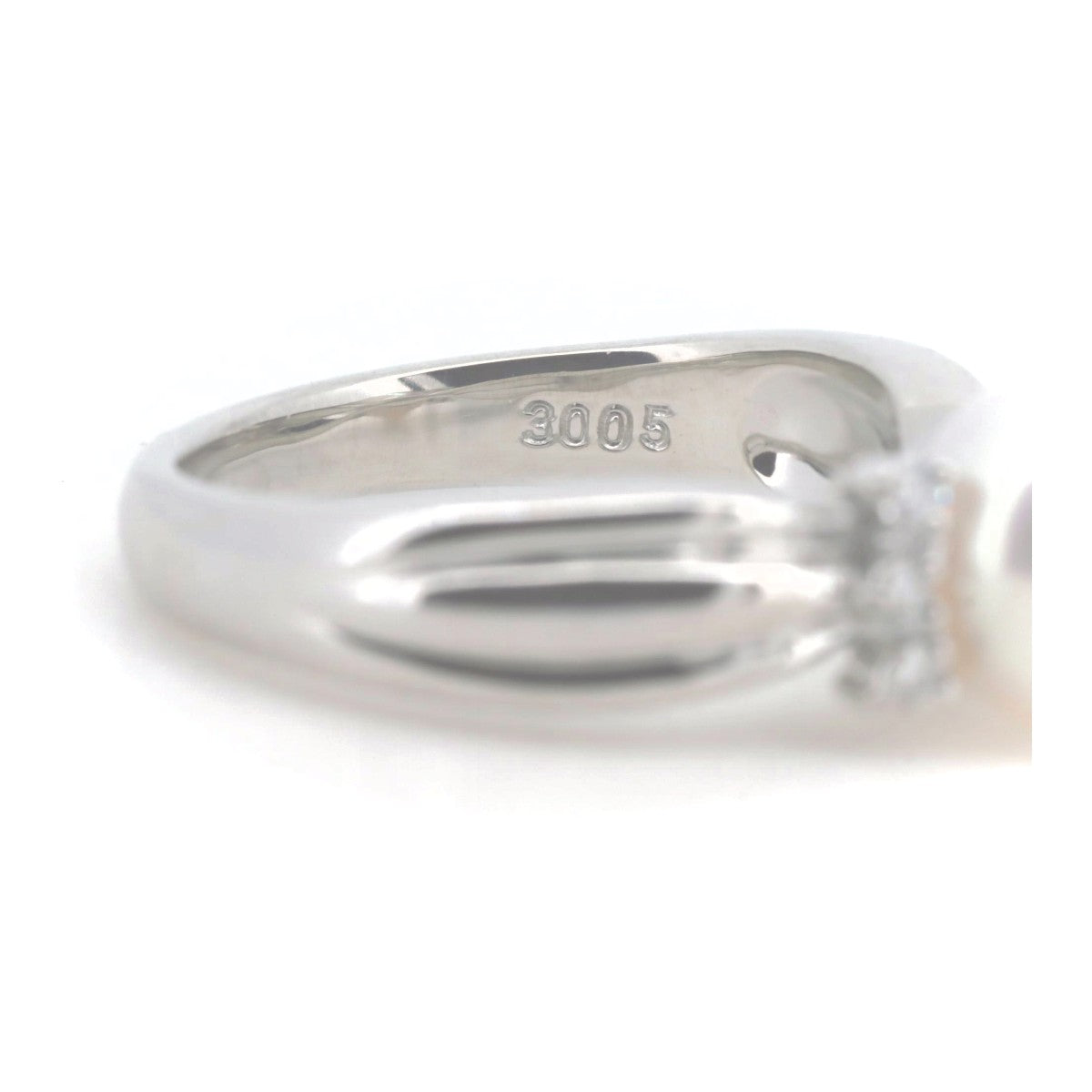 Pre-owned PT900 Platinum Pearl Diamond Ring in Great Condition