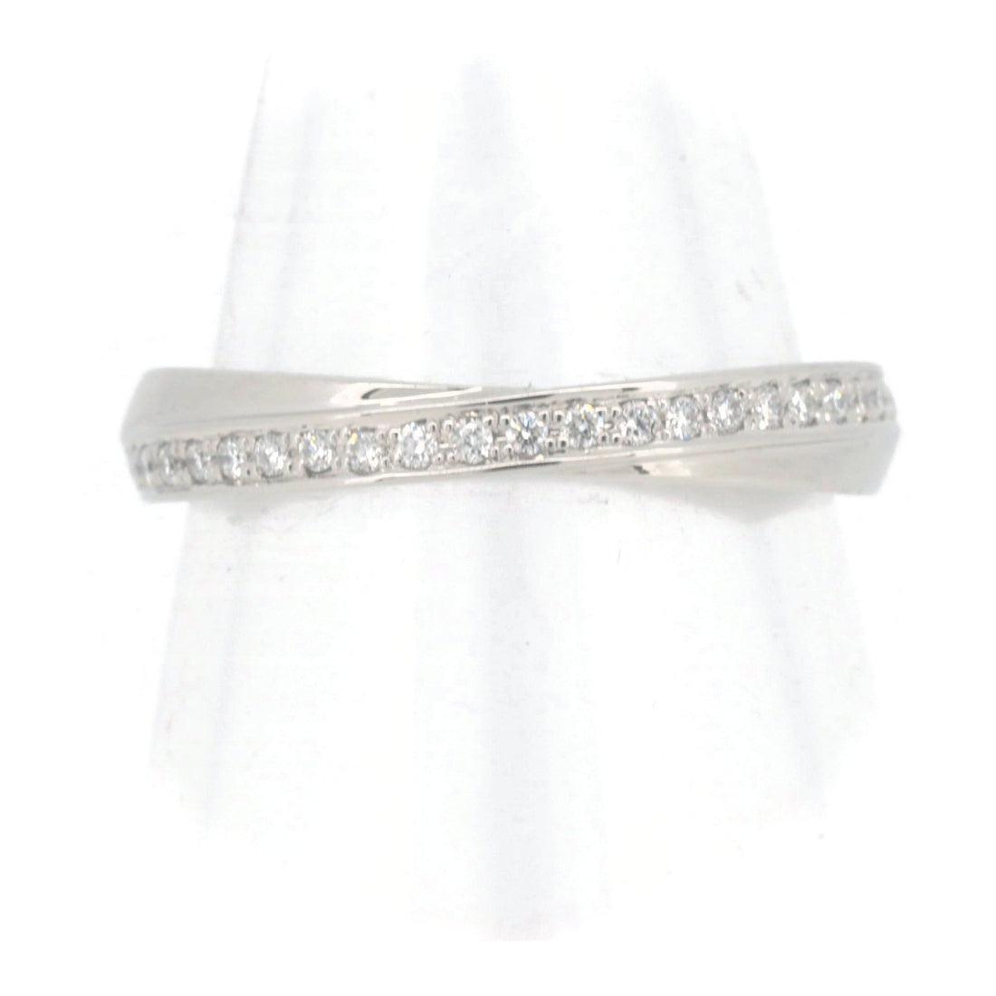 PT995 Platinum Diamond Ring Size 8.5 in Great Condition