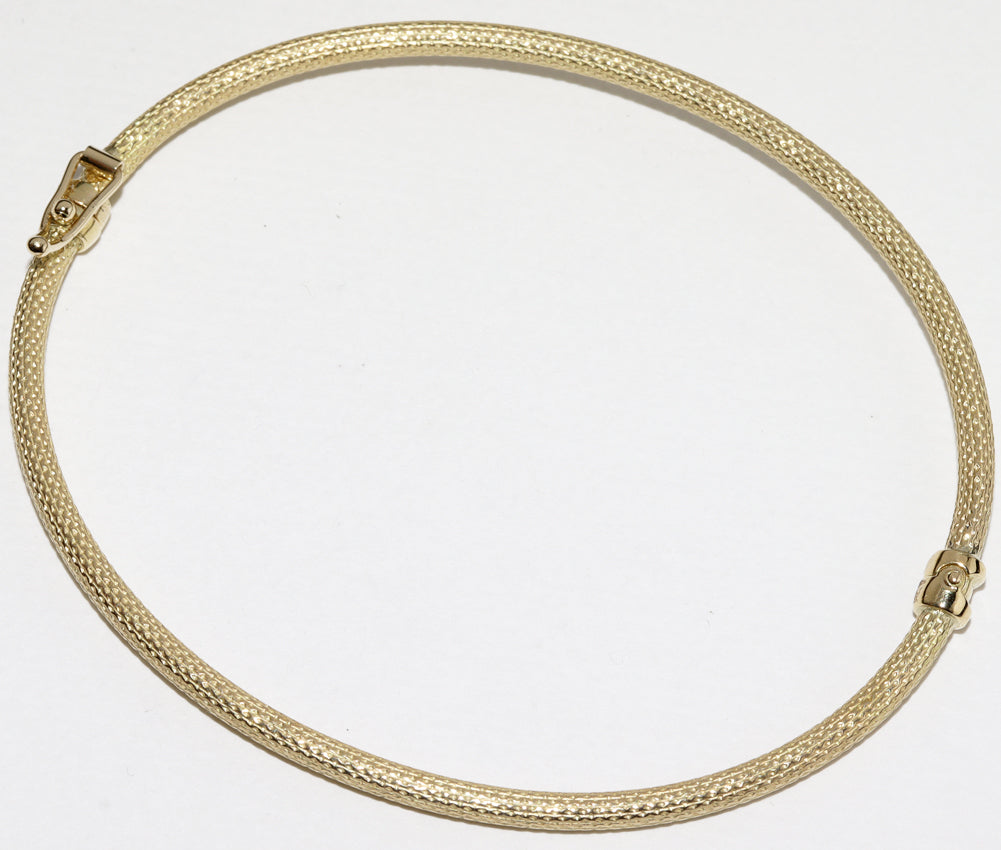 K18YG Yellow Gold Bracelet Bangle in Pristine Condition