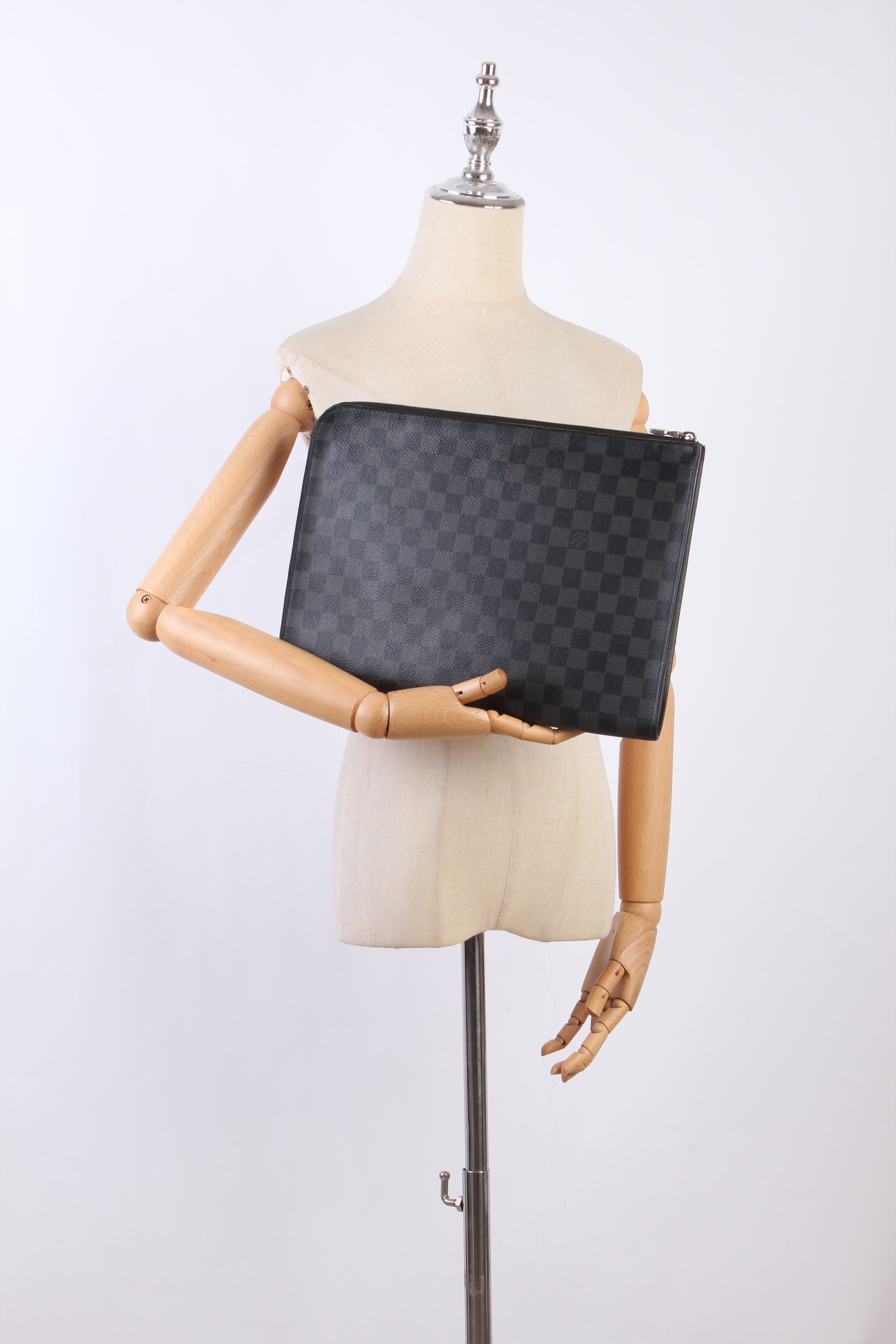 Damier Graphite Pochette Jour GM