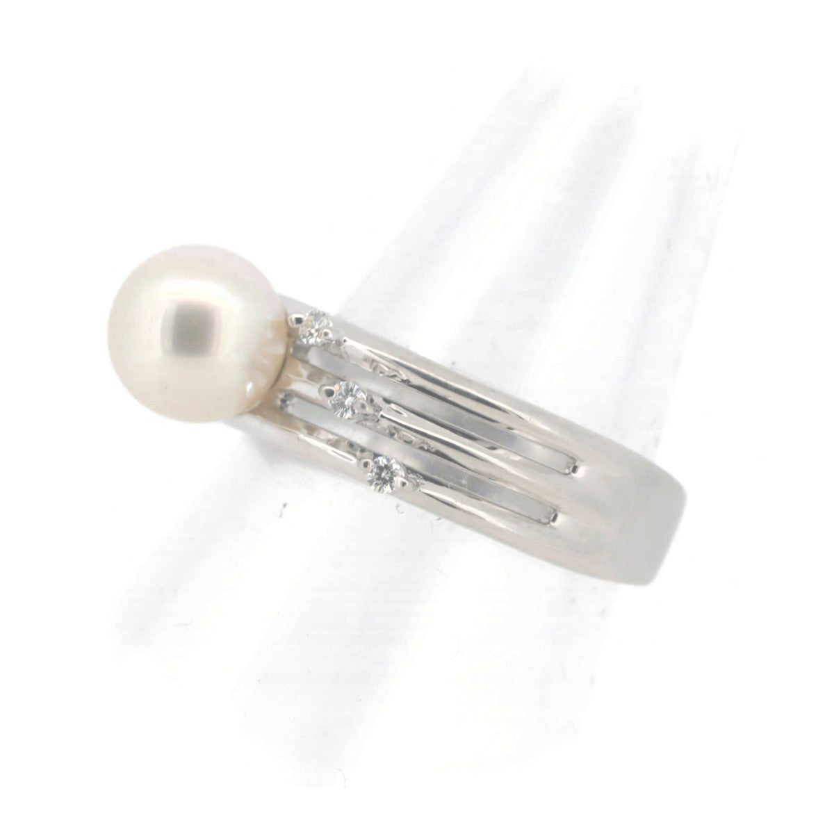 Tasaki PT900 Platinum Pearl Diamond Ring in Great Condition