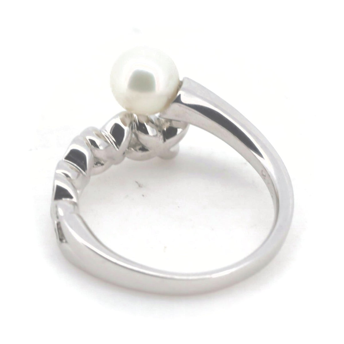 Mikimoto K18WG Pearl Diamond Ring 9号 in Great Condition