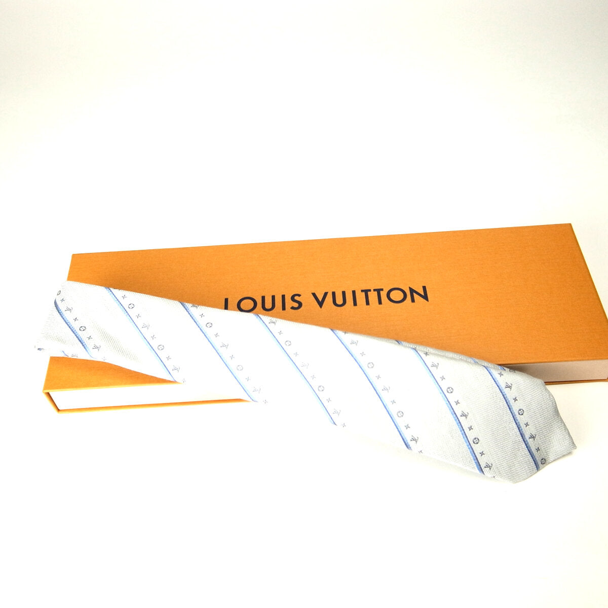 Louis Vuitton Silk K24 Tie M77607 in Very Good Condition