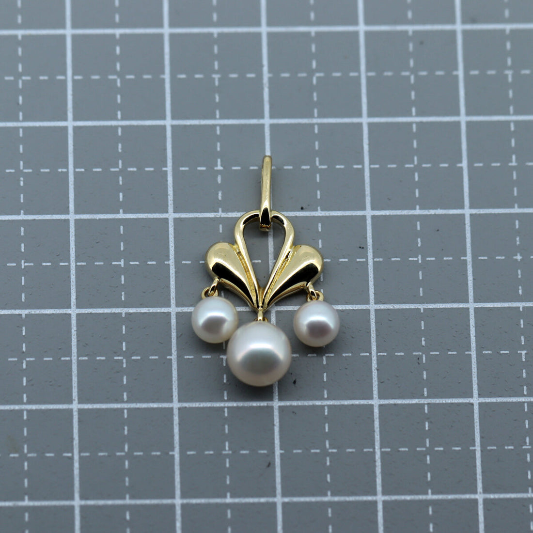 Mikimoto K18YG Pearl Pendant Jewelry in Great Condition