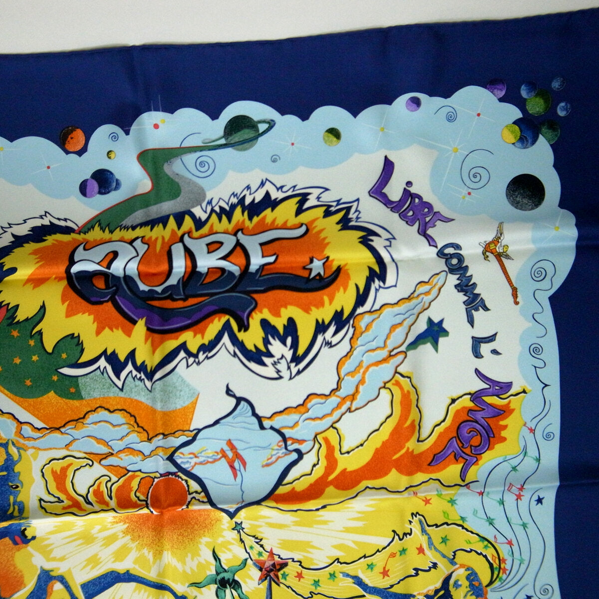 Hermes Silk Carre 90 Scarf in Great Condition