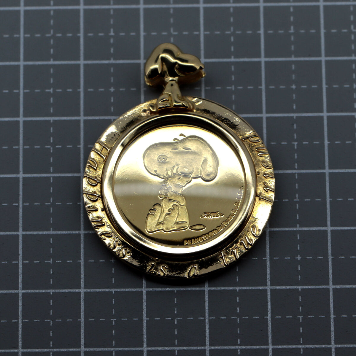 K18YG Yellow Gold Snoopy Coin Pendant in Great Condition