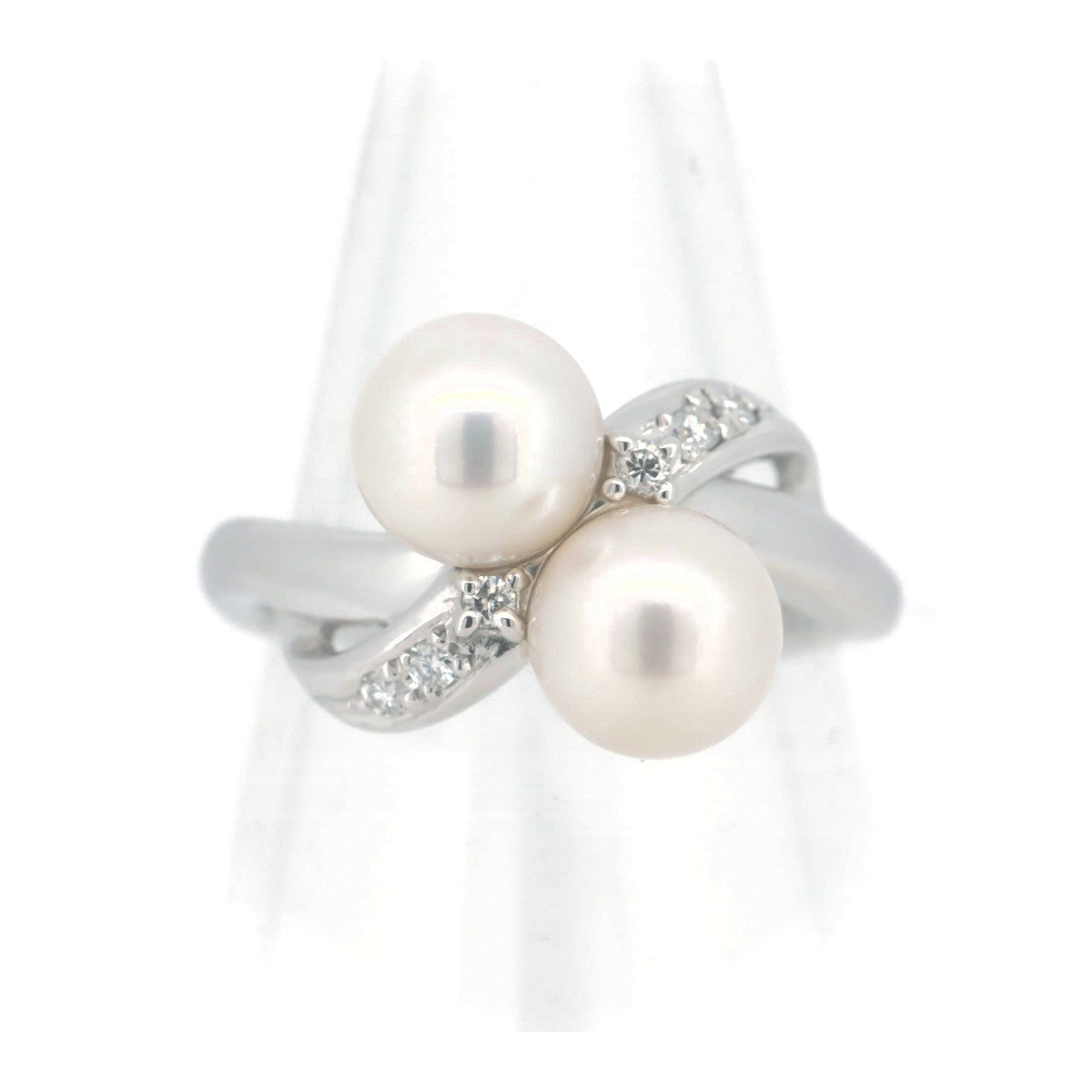 Tasaki Pt900 Platinum Pearl Diamond Ring in Great Condition