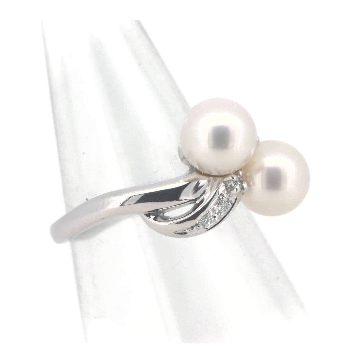 Tasaki Pt900 Platinum Pearl Diamond Ring in Great Condition