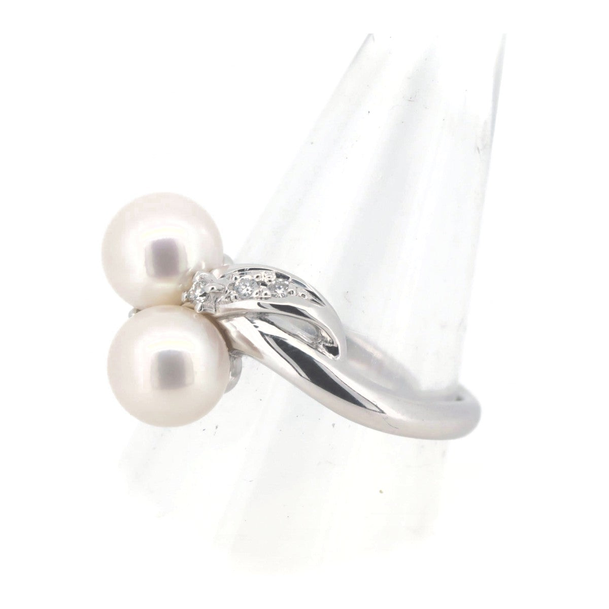 Tasaki Pt900 Platinum Pearl Diamond Ring in Great Condition