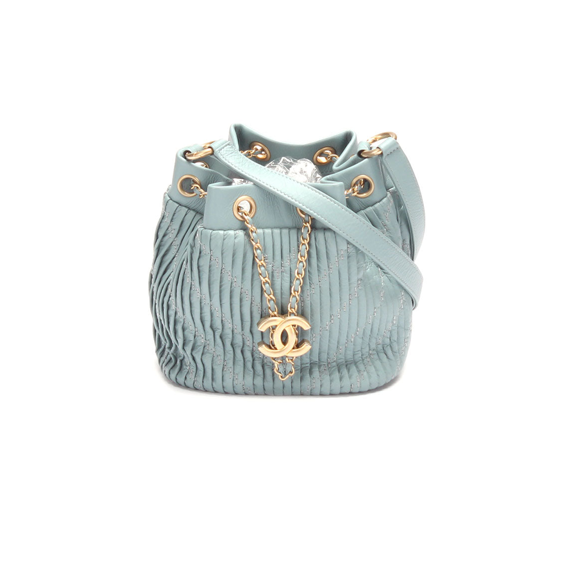 Chanel Pleated Drawstring Bucket Bag Leather Crossbody Bag in Great Condition