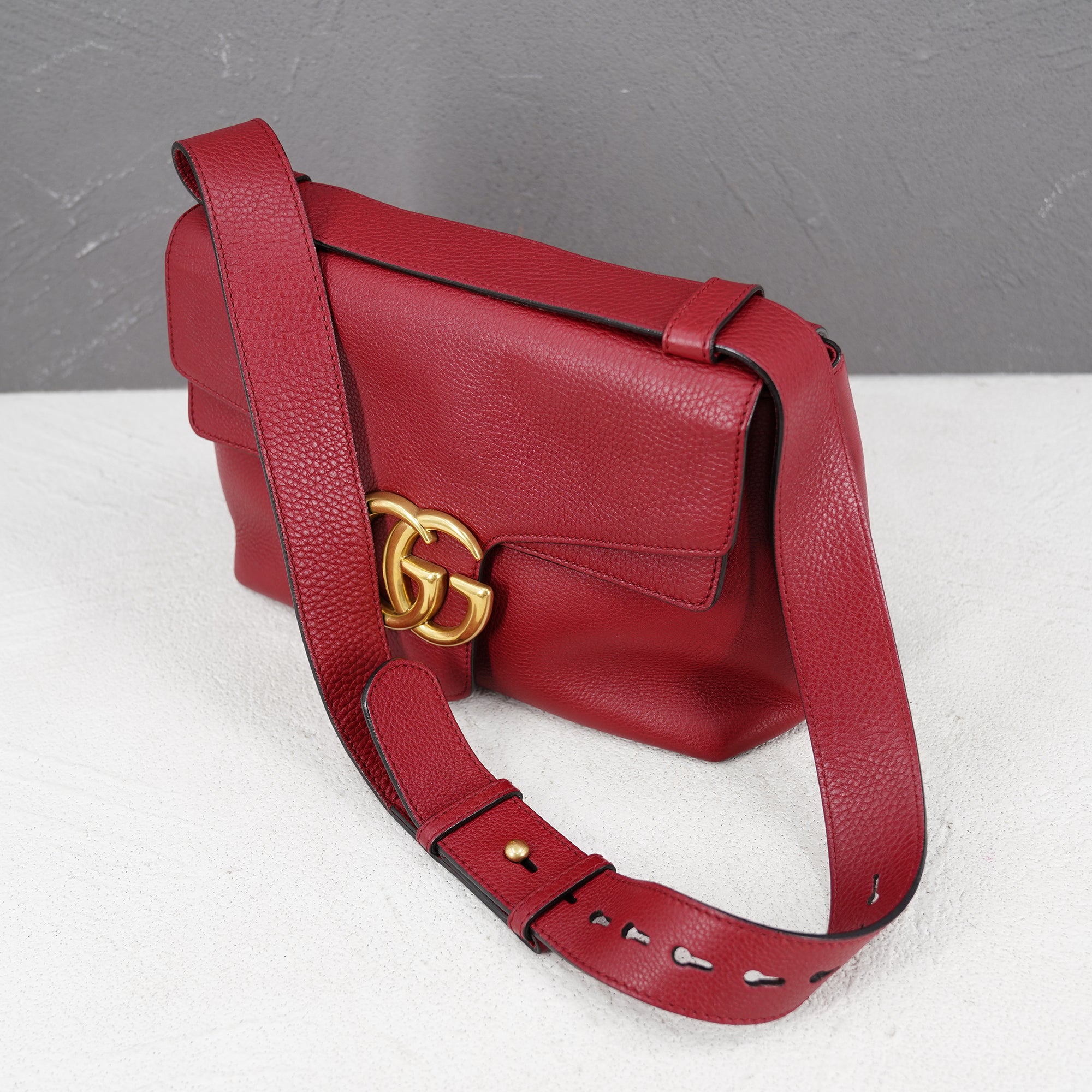 GG Marmont Leather Shoulder Bag 401173