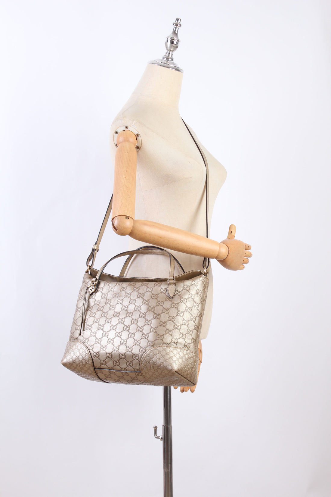 GG Signature Bree Tote 353120