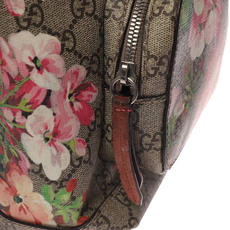 Gucci GG Supreme Blooms Backpack Canvas Backpack 410544 in Very Good Condition