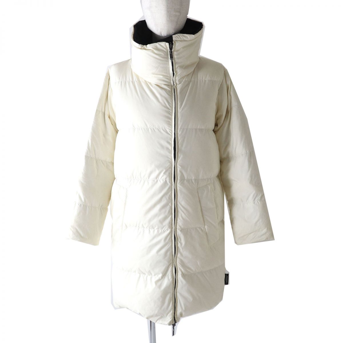 Max Mara Women's Reversible Down Coat Black/White