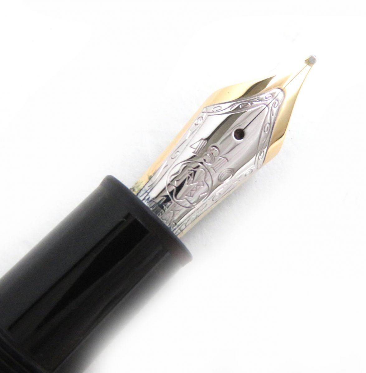 Montblanc Meisterstuck Le Grand 14K Fountain Pen