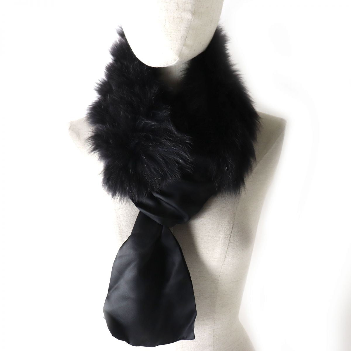 Salvatore Ferragamo Fox Fur Shawl Tippet Set